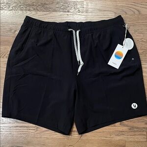 Vuori Men’s Shorts with White Drawstring Accent NF